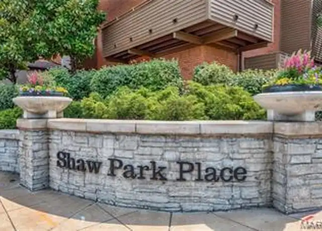 Property at 250 N Brentwood Blvd, St. Louis, MO, 63105, 3 beds, 2.5 baths, [object Object]