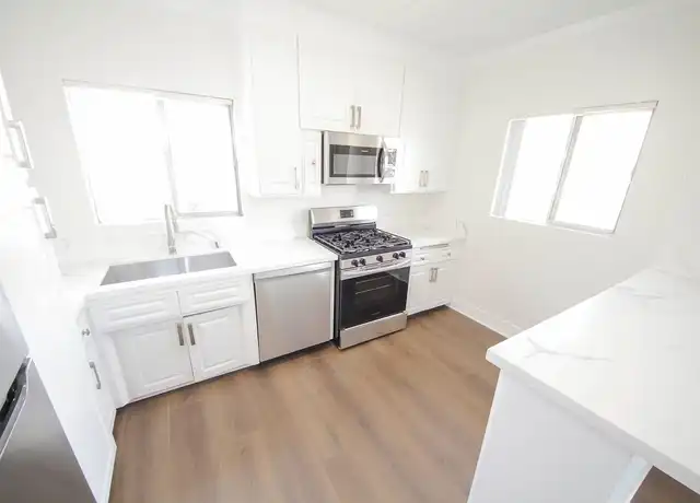 Property at Sunset Park Apartments, LLC - 2323 14th St, Santa Monica, CA, 90405, 2 beds, 1 bath, [object Object]