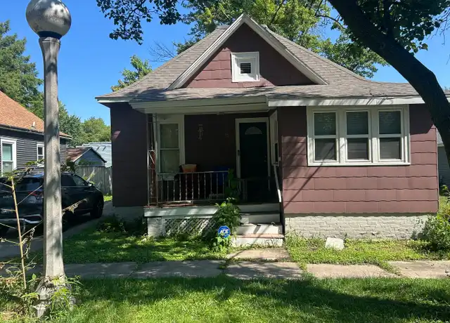 Property at 810 E High St, Urbana, IL, 61801, 2 beds, 1 bath, [object Object]