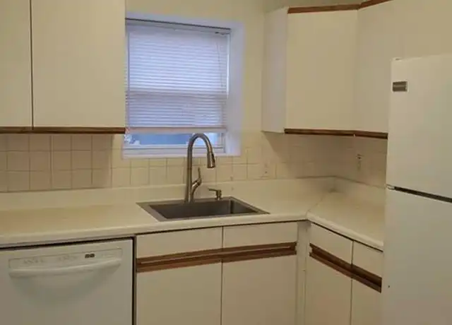 Property at 100 Pierson Miller Dr Unit D1, Pompton Lakes, NJ, 07442, 2 beds, 1 bath, [object Object]