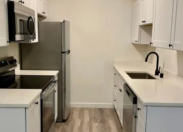 Property at 5630 California Ave SW Unit 24, Seattle, WA, 98136, 1 bed, 1 bath, [object Object]