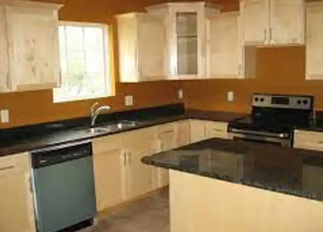 Property at 633 Ontario St SE Unit 103, Minneapolis, MN, 55414, 3 beds, 2 baths, [object Object]