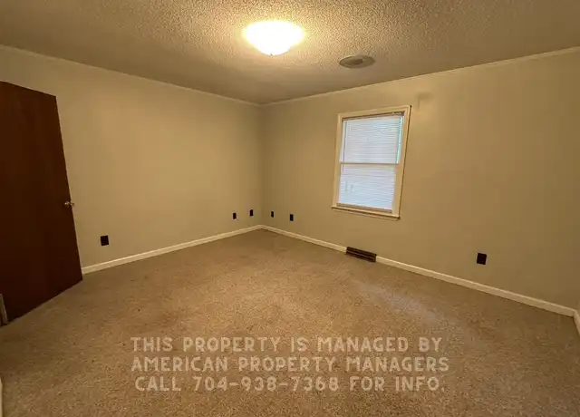 Property at 132 Crest Cir, Lexington, NC, 27295, 2 beds, 1 bath, [object Object]