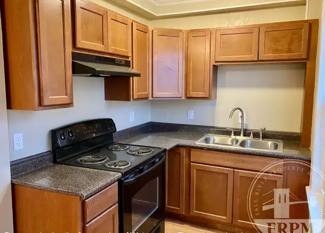 Property at 38 Holman St Unit 2, Attleboro, MA, 02703, 2 beds, 1 bath, [object Object]