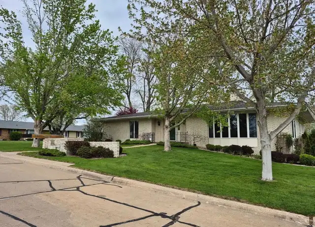 Property at 2011 Foxbourne SE, Cedar Rapids, IA, 52403, 4 beds, 3.5 baths, [object Object]