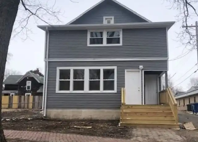 Property at 406 W Main St Unit 2, Urbana, IL, 61801, 2 beds, 1 bath, [object Object]