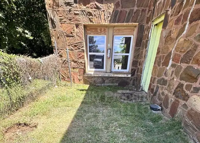 Property at 2711 W Walker St Unit 106, Denison, TX, 75020, 2 beds, 1 bath, [object Object]