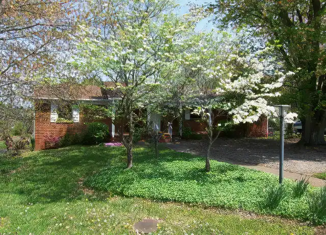 Property at 200 Suburban Rd, Knoxville, TN, 37923, 5 beds, 3 baths, [object Object]