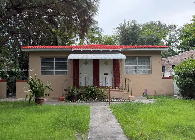 Property at 230 Hibiscus Dr Unit 220, Miami Springs, FL, 33166, 2 beds, 1 bath, [object Object]