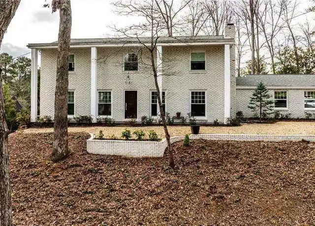 Property at 800 Glenairy Dr, Atlanta, GA, 30328, 5 beds, 3.5 baths, [object Object]