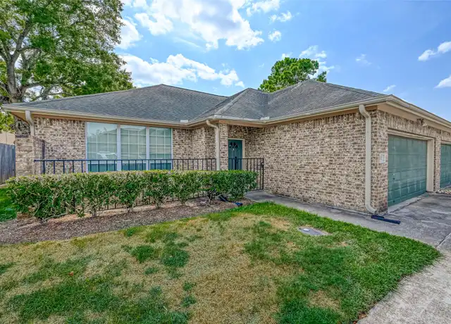 Property at 717 Cedarwood Dr, Friendswood, TX, 77546, 3 beds, 2 baths, [object Object]