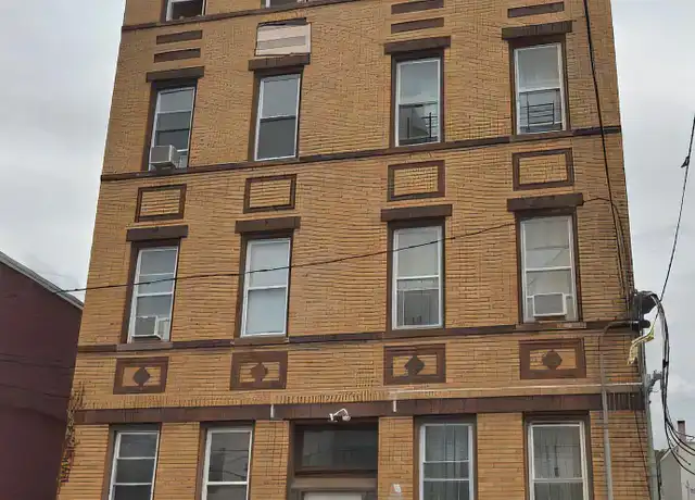Property at 198 Delaware Ave Unit 3R, Jersey City, NJ, 07306, 3 beds, 1 bath, [object Object]