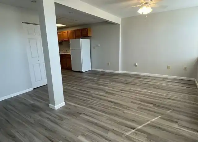 Property at 202 E North Main St, Oakwood, IL, 61858, 1 bed, 1 bath, [object Object]