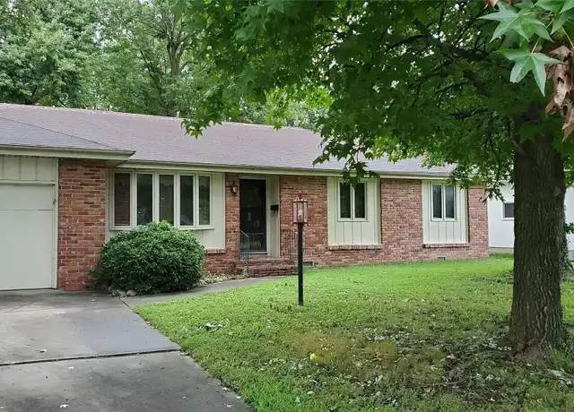 Property at 1217 E Sunset Ct, Springfield, MO, 65804, 3 beds, 2 baths, [object Object]