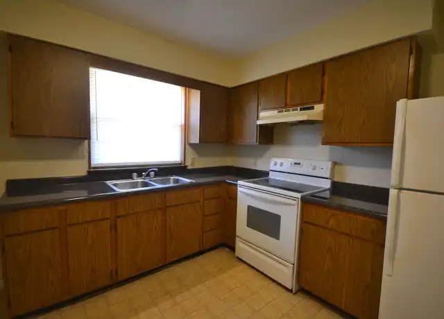 Property at 503 Broad St Unit 6, Greenfield, MO, 65661, 1 bed, 1 bath, [object Object]