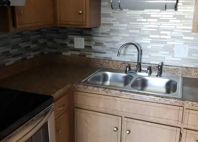 Property at 1407 N Main St Unit 3A, Benton, IL, 62812, 2 beds, 1 bath, [object Object]