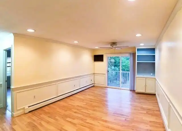 Property at 22 Kenmar Dr #202, Billerica, MA, 01821, 2 beds, 1 bath, [object Object]