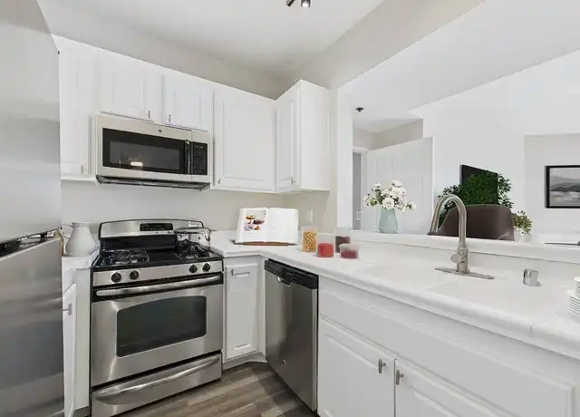 Property at Madison Hancock Park - 627 N Rossmore Ave, Los Angeles, CA, 90004, 1 bed, 1 bath, [object Object]