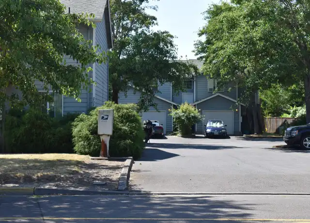 Property at 2020 S 7th St, Lebanon, OR, 97355, 2 beds, 1.5 baths, [object Object]