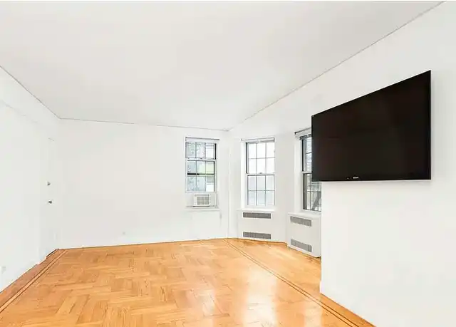 Property at 25 Minetta Ln, New York, NY, 10012, 0 beds, 1 bath, [object Object]