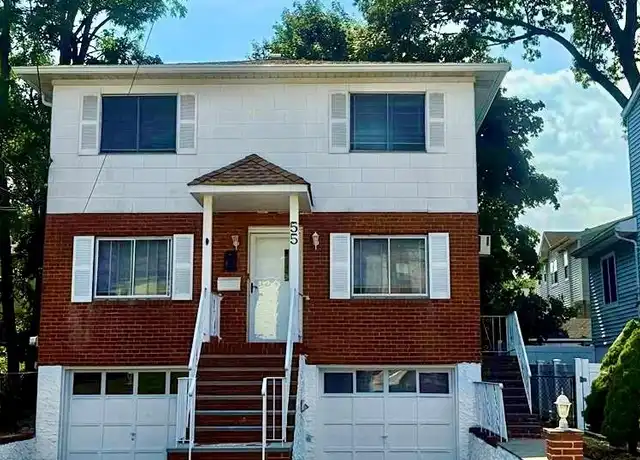Property at 55 Hickory Rd Unit 1st Floor, Port Washington, NY, 11050, 3 beds, 2.5 baths, [object Object]