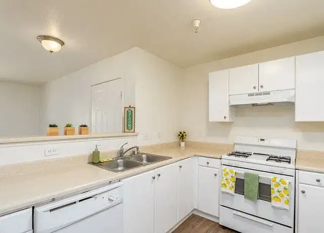 Photo of 1105 E Avenue Q4, Palmdale, CA 93550