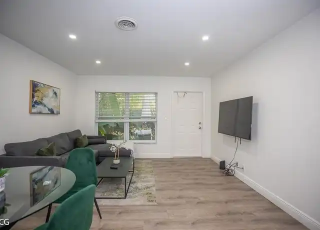 Property at 19 NE 16th St Unit 1, Fort Lauderdale, FL, 33304, 2 beds, 1 bath, [object Object]
