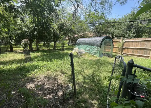 Property at 208-210 Craddock Ave, San Marcos, TX, 78666, 2 beds, 1 bath, [object Object]