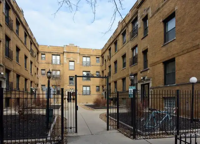 Property at 728 W Roscoe St, Chicago, IL, 60657, 0 beds, 1 bath, [object Object]