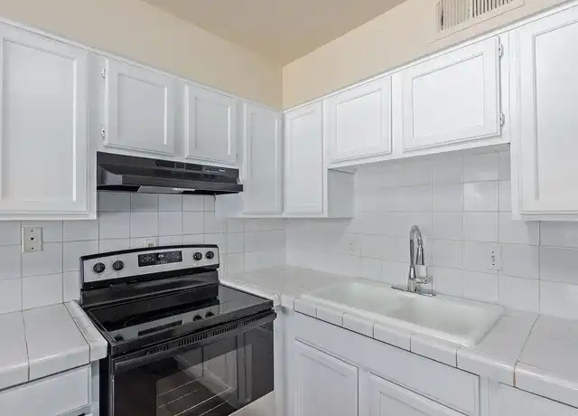 Property at 3415 E Earll Dr, Phoenix, AZ, 85018, 2 beds, 1 bath, [object Object]