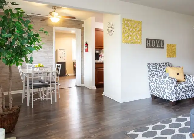 Property at Cedarbird Apartments - 1721 Norview Ave, Norfolk, VA, 23518, 1 bed, 1 bath, [object Object]