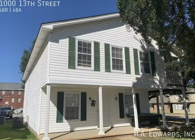 Property at 1000 13th St, Tuscaloosa, AL, 35401, 4 beds, 4 baths, [object Object]