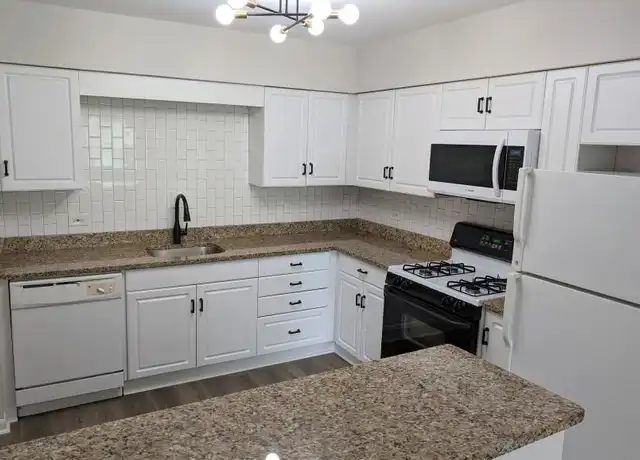 Property at 800 Custer Ave, Evanston, IL, 60202, 1 bed, 1 bath, [object Object]