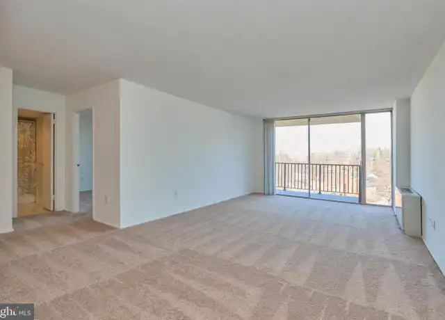 Property at 4600 S Four Mile Run Dr #1119, Arlington, VA, 22204, 1 bed, 1 bath, [object Object]