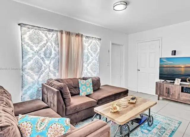 Property at 2126 Cleveland St Unit B, Hollywood, FL, 33020, 2 beds, 2 baths, [object Object]