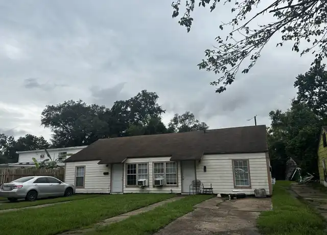 Property at 647 E Caston St, Beaumont, TX, 77705, 2 beds, 1 bath, [object Object]
