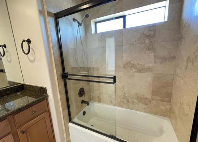 Photo of 12465 Hillpoint Ct, Valley Center, CA 92082