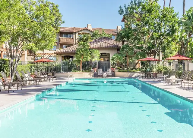 Photo of 100 Robinson Dr, Tustin, CA 92782