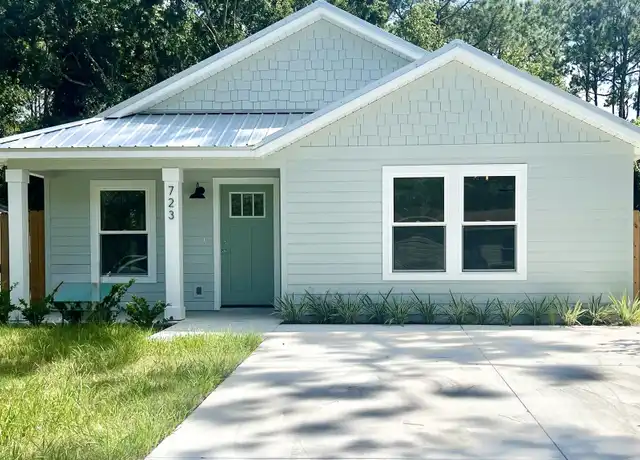 Property at 723 W 6th St, St. Augustine, FL, 32084, 3 beds, 2 baths, [object Object]