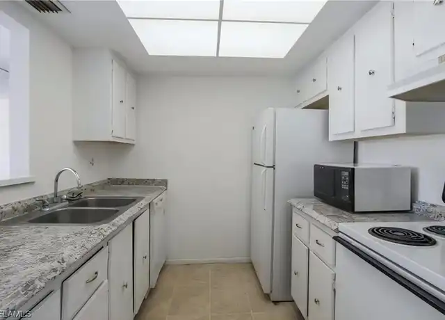 Property at 3704 Broadway, Fort Myers, FL, 33901, 2 beds, 2 baths, [object Object]