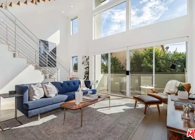 Property at 5407 W Wilshire Vista Ln, Los Angeles, CA, 90019, 2 beds, 3 baths, [object Object]