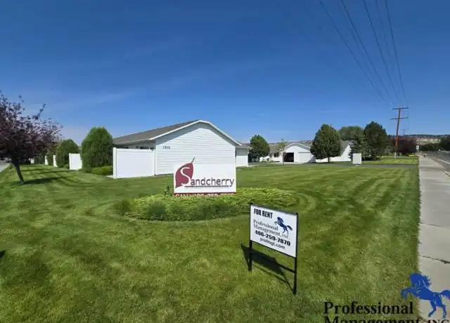 Property at 1502 38th St W, Billings, MT, 59102, 1 bed, 1 bath, [object Object]