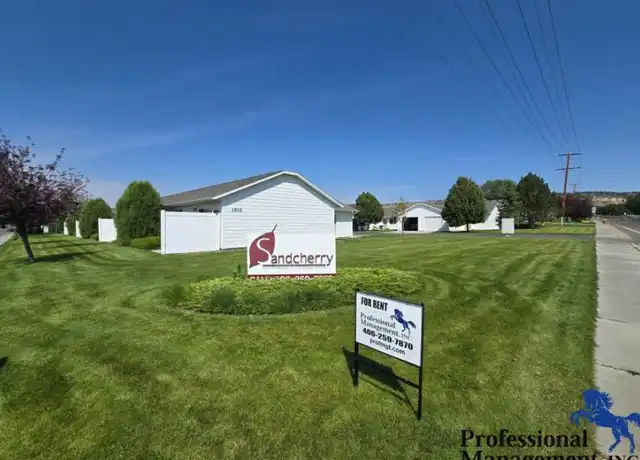 Property at 1502 38th St W, Billings, MT, 59102, 1 bed, 1 bath, [object Object]