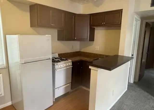 Property at 695 Riverview Dr, Columbus, OH, 43202, 1 bed, 1 bath, [object Object]