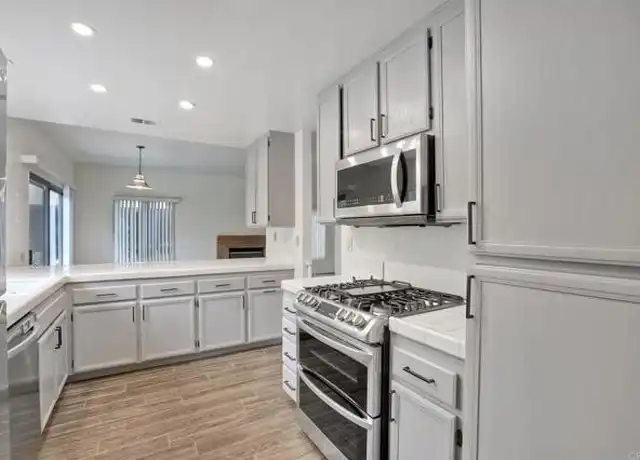 Property at 2091 Sequoia Crst, Vista, CA, 92081, 4 beds, 3 baths, [object Object]