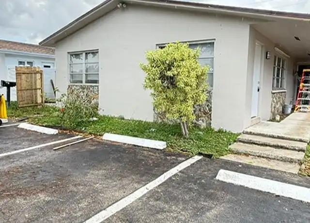 Property at 3931 SW 51st St, Fort Lauderdale, FL, 33312, 2 beds, 1 bath, [object Object]