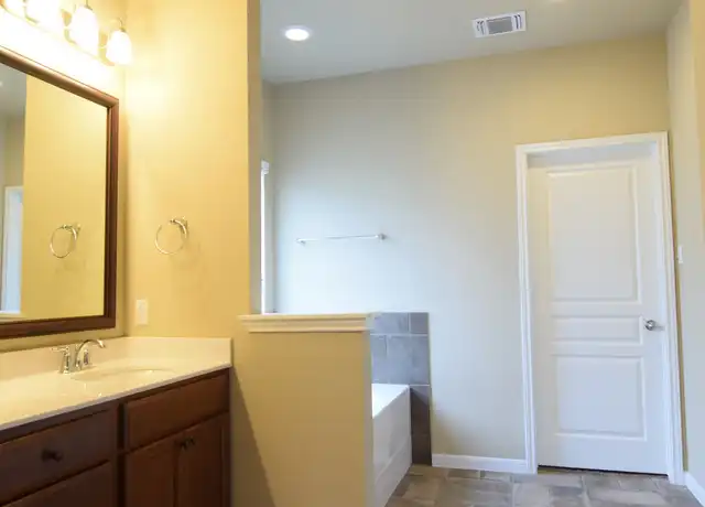 Property at 410 Stonehouse Ln, Temple, TX, 76502, 3 beds, 2 baths, [object Object]