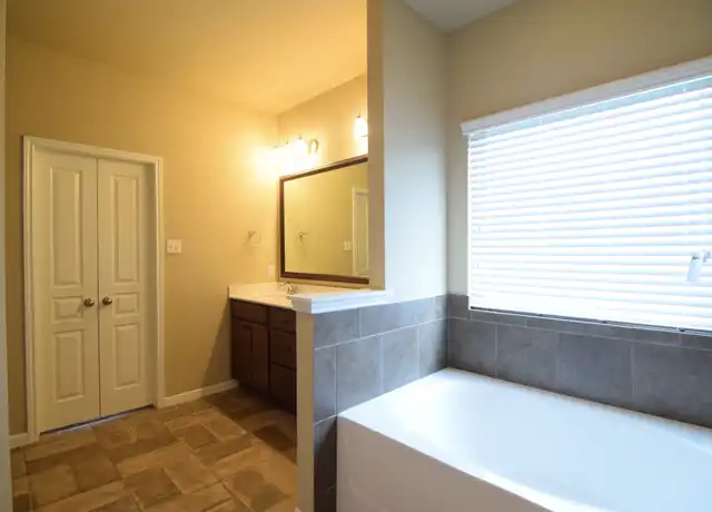 Property at 410 Stonehouse Ln, Temple, TX, 76502, 3 beds, 2 baths, [object Object]