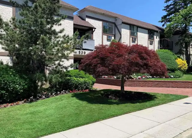 Property at 530 Hudson Ave Apt B4, Cedarhurst, NY, 11516, 2 beds, 1.5 baths, [object Object]