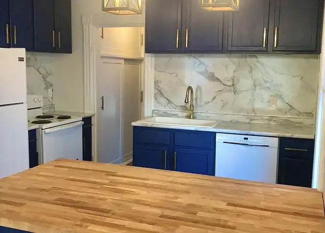 Property at 724 W Broadway St Unit 2, Winona, MN, 55987, 3 beds, 1 bath, [object Object]